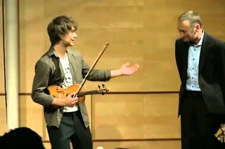 рыбак играет ужасающе, но пианист просто потрясающий!!! Alexander Rybak exam-concert ()