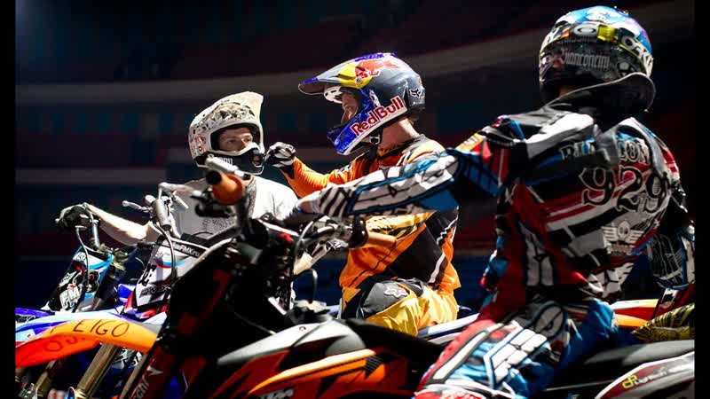 FMX, BMX Snowmobiling in Moscow Proryv 2013 Event