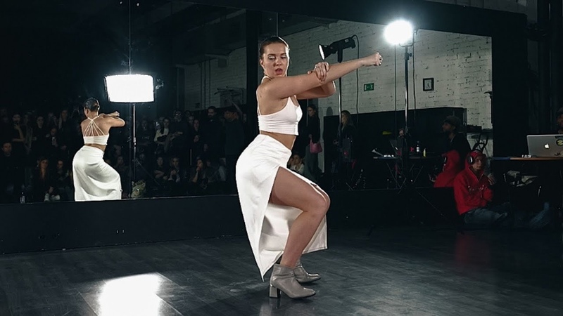ANNA FRIDRIKH, Solo Pro,