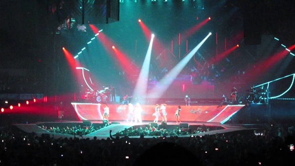 Justin Bieber What Do You Mean ( San Diego, CA) 3, 29,