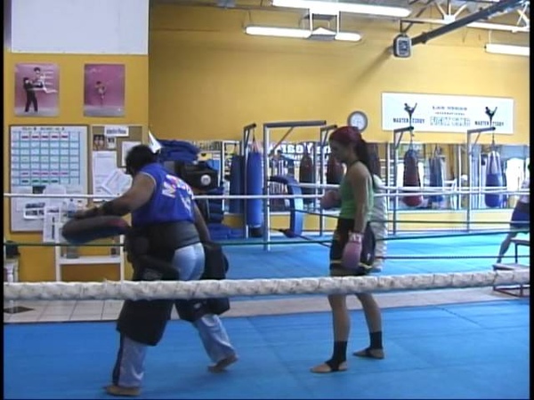 Gina Carano Muay Thai
